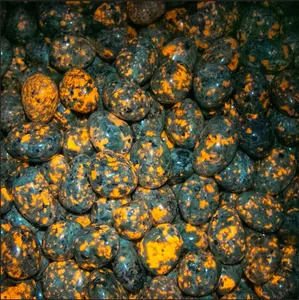 5Pcs Natural Raw Yooperlite Tumbled Pocket Stone UV Glowing Flame Sodalite Sphere Ball For Gift Home Decor