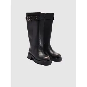 URBAN REVIVO 2026 Winter Women's Black Vintage Leather Knee-High Platform Boot - Footwear with Rivet Detail, Chunky Heel, Buckle Accent, Textile Liner, Style UAYS50096