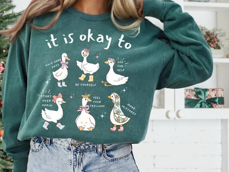 Women's Cute Goose Graphic Hoodie, Long Sleeve Body Fitted Retro Cotton Pullover Sweatshirt for Casual Wear, Crew Neck, Fitted Cut, Round Neck, Longsleeves, Tops