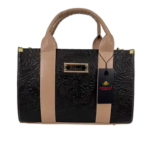 Black and Beige with Cincelado