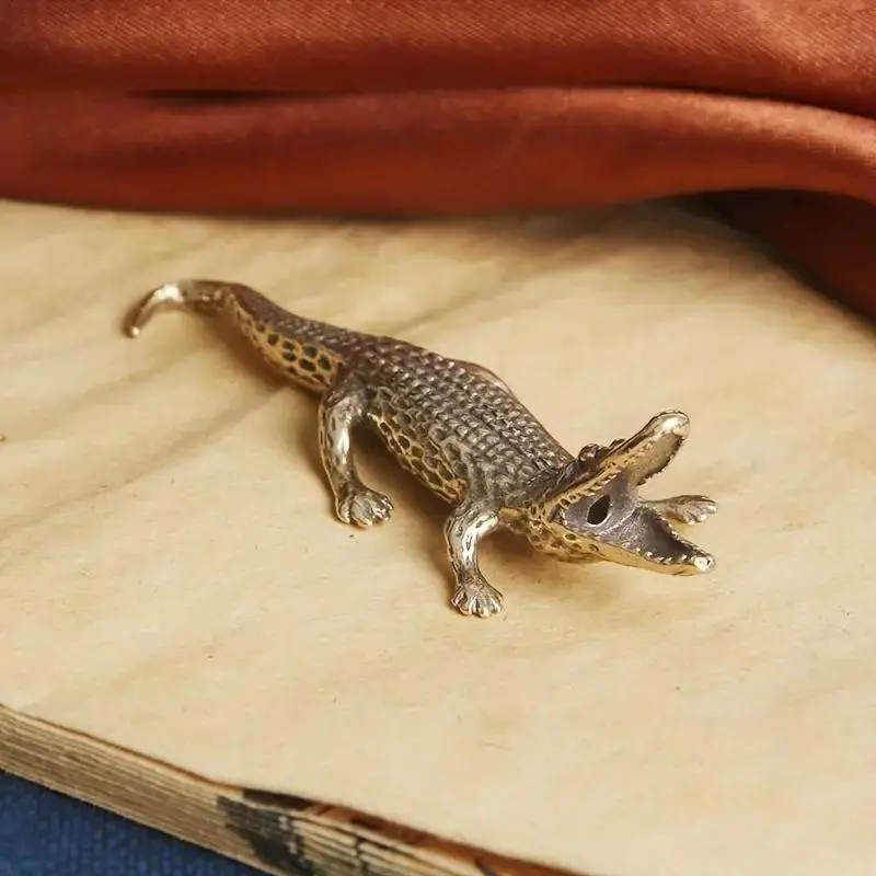 Vintage Copper Alligator Statue, 1 Count Creative Animal Design Decorative Ornament, Desktop Decorative Statue for Home Office, Home Decor, Animal Decorations, Living Room, Ochre Brown, Art Figurine, Decorative Figurines