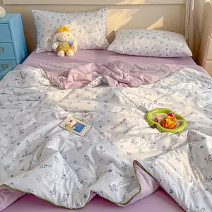 Purple Floral and Rabbit Print Summer Lightweight Quilt Ultra-soft and skin-friendly air-conditioning quilt, summer cooling blanket Ideal for summer use in bedrooms, offices, beds, living rooms, and home relaxation