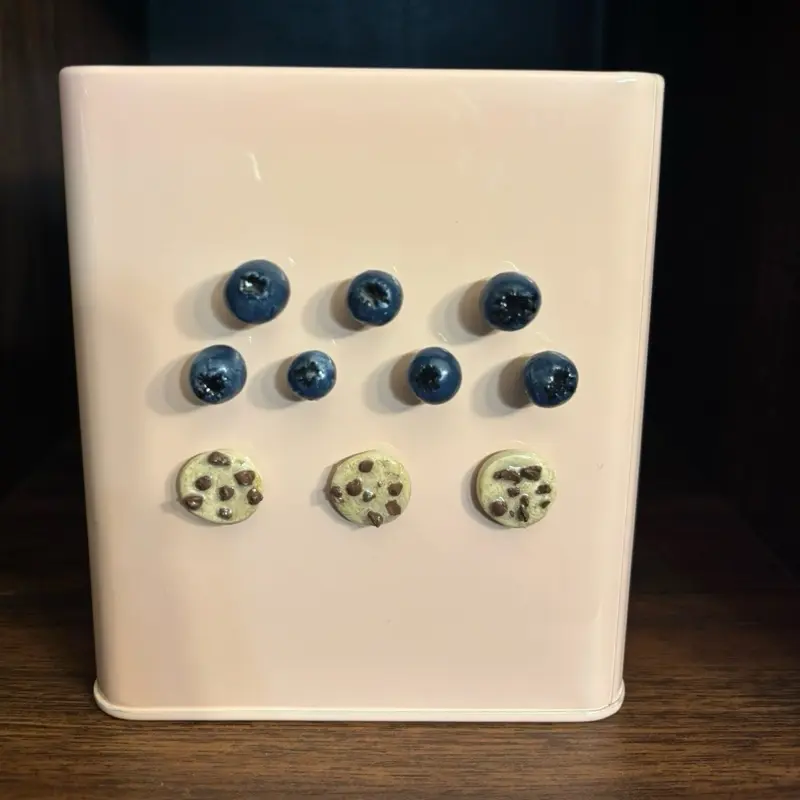 Blueberry clay magnets Blueberry clay magnets