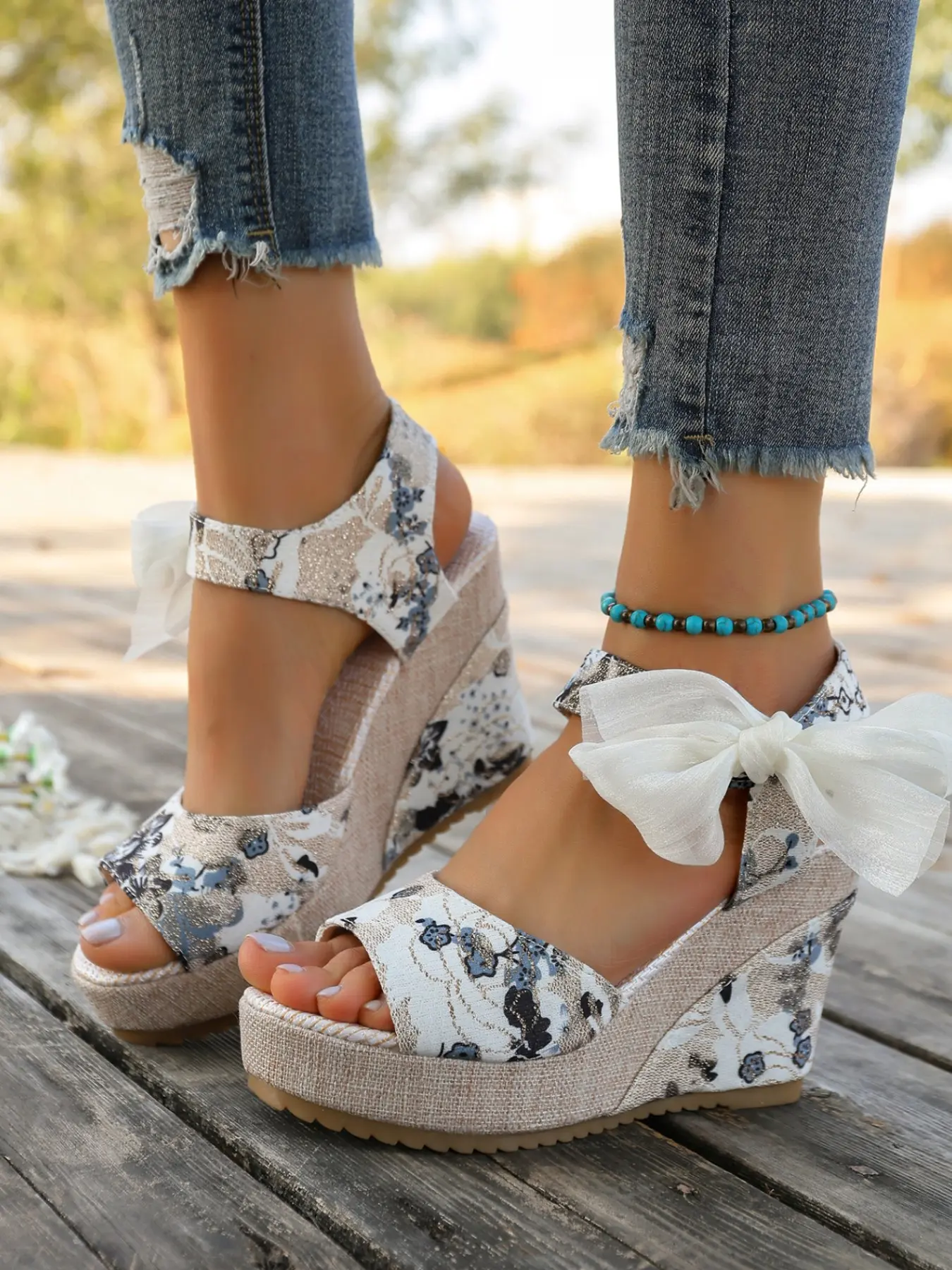 Women's Floral Design Wedge Sandals, Elegant, Classy, Fashion and Stylish for Casual Daily Wear and Outdoor Vacation, Comfortable Textile Upper and Tpr Sole