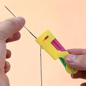 2-piece automatic needle threading device, (color random), with ergonomic handle and one-button operation - A fast and convenient needle threading device suitable for the elderly and those with poor eyesight - Suitable for sewing, knitting, and large loop