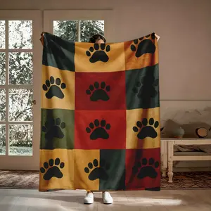 Vintage Checkered Paw Print Pattern Blanket, 1 Count Soft Warm Flannel Throw Blanket, Cozy Nap Blanket for Home Office Travel