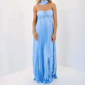 Women’s long solid-color pleated tube dress, summer fashion, backless casual strapless dress with choker scarf, lightweight polyester