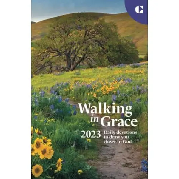USED Book - Walking in Grace 2023: Daily devotions to draw you closer to God by Guideposts (Hardcover) - english