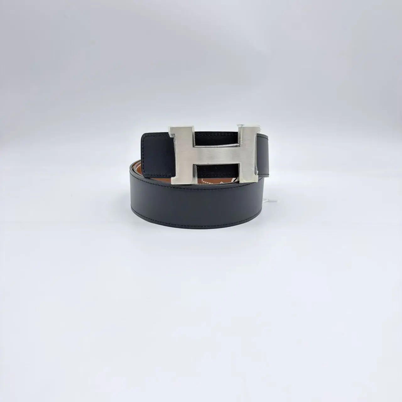 Pre-owned HERMES Leather Belt 42mm, Silver Buckle, Double Sided Black and Brown Design, European Size, Resale Fashion Accessory