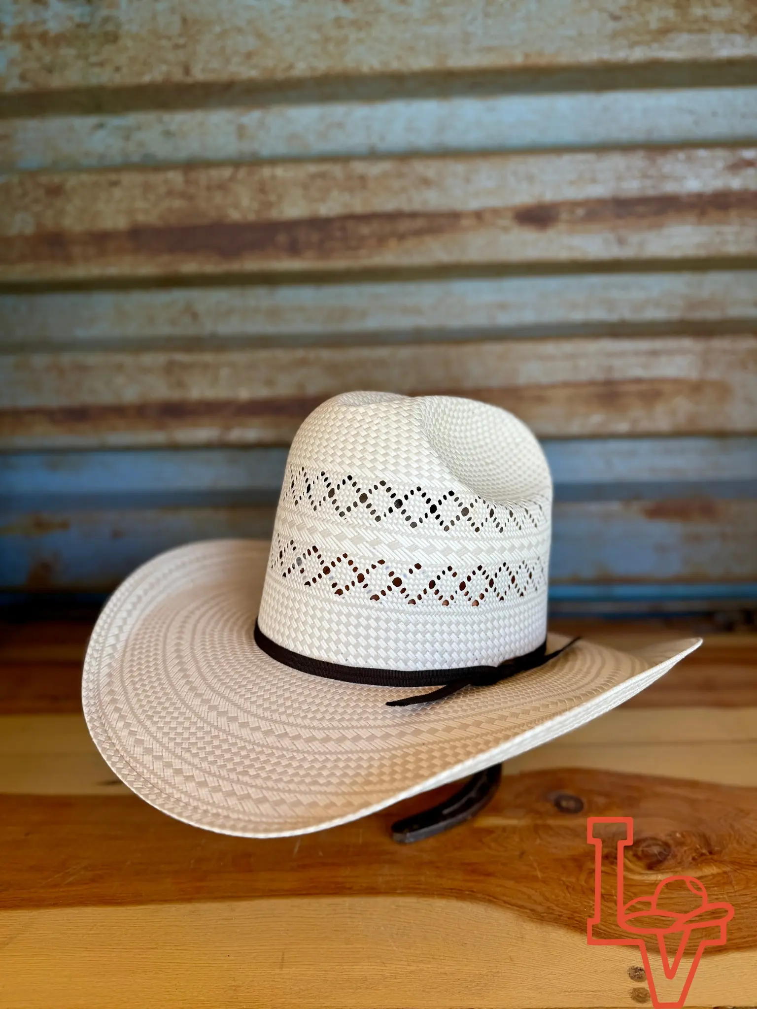 Los Vaqueros Straw Hat Open Tall Crown Two Rounds Tan White