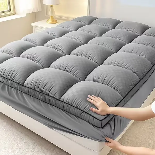 Comfortable Mattress Cover That Is Thickened And Features Stretchable Pockets to Fit Mattresses from 8 to 21 Inches Deep. Ideal for Cool Bedding And Enhancing Bedroom Comfort, It Has a Quilted Design for a Snug Fit And Is Machine Washable