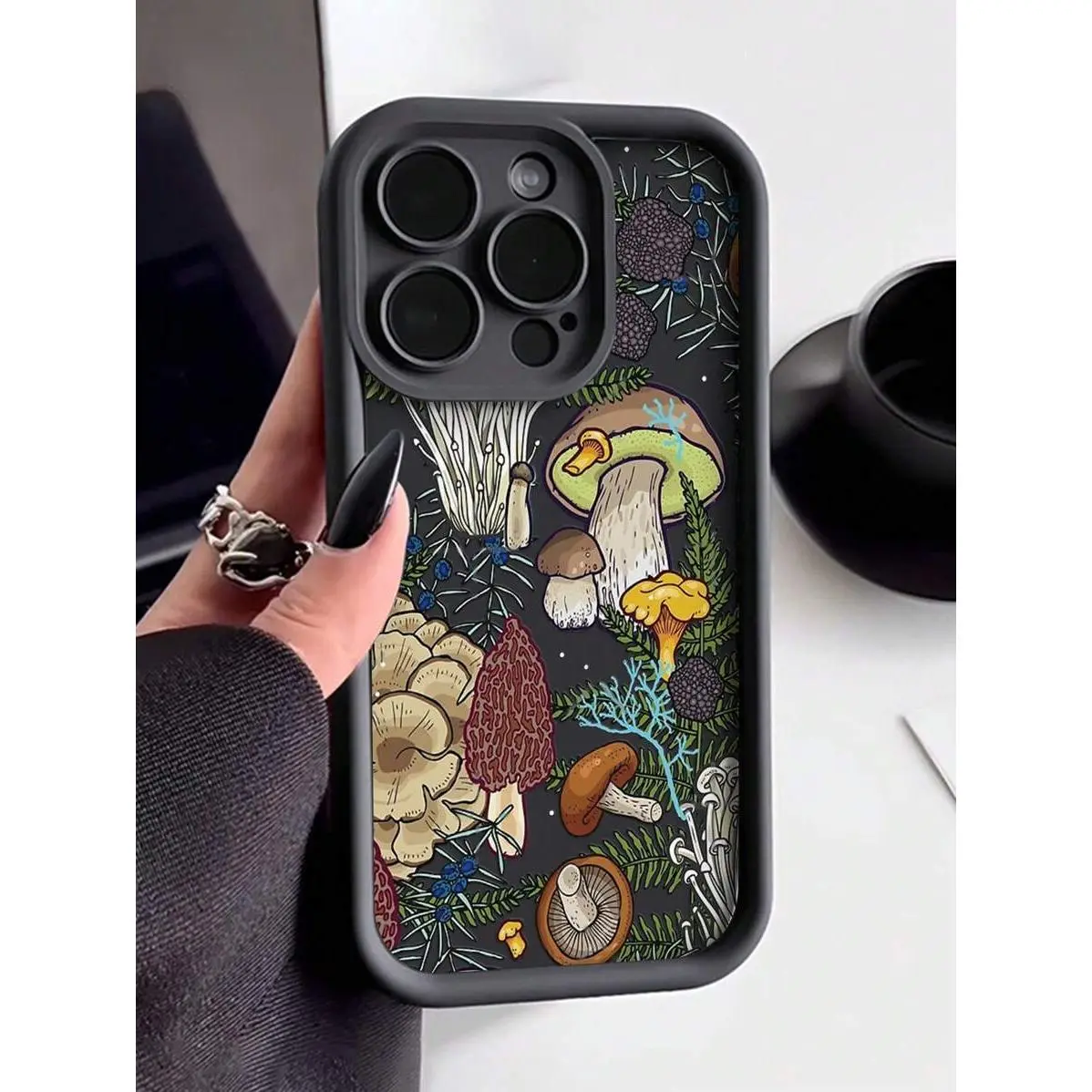 1pc Fashionable Thick Smartphone Casing - Mushroom Pattern Handheld Cellphone Case, Waterproof, Anti-Fall, Scratch-Resistant, Shockproof, Compatible With iPhone & Samsung Devices, Protection