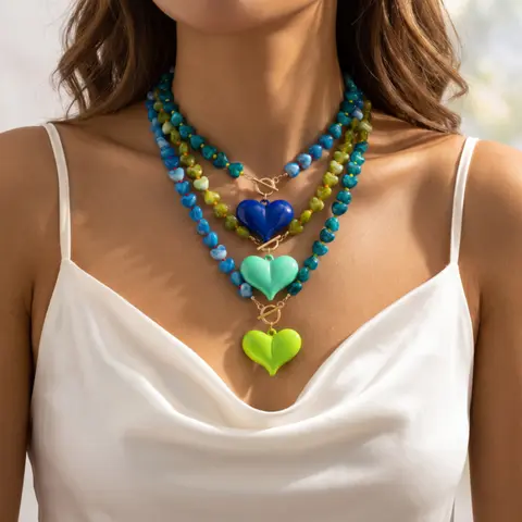 Women's Cute Female Candy-Color Gradient Beaded Choker Necklace, 3D Heart Pendant Dopamine-Style Collarbone Chain for Party