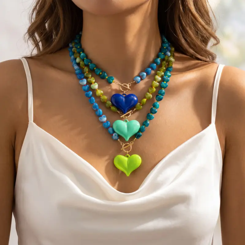 Women's Cute Female Candy-Color Gradient Beaded Choker Necklace, 3D Heart Pendant Dopamine-Style Collarbone Chain for Party
