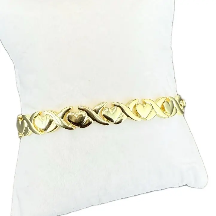COD#0389 Gold Plated xoxo 7 Inch Bracelet for Women Elegant and Luxurious Jewelry with Durable Gold Plating Perfect for Special Occasions