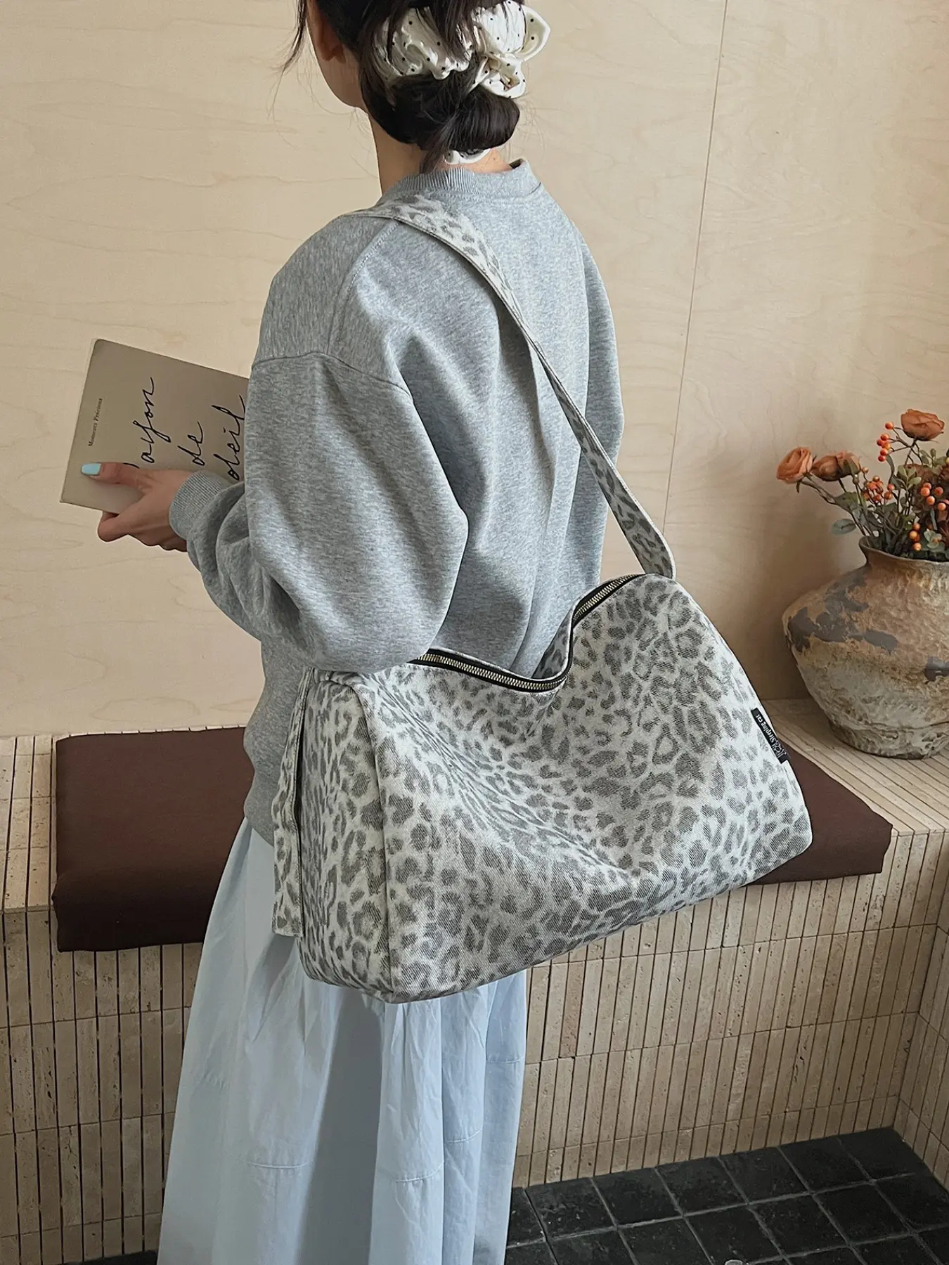 Vintage Canvas Weekender Bag, Spacious Lightweight Water Resistant, Multifunctional Travel Bag, Ideal for Business Trips, Students, Gym, Carry-On, Short Travels, Moms, Student Duffel Bag, Travel Duffle Bag, Weekend Luggage Bag