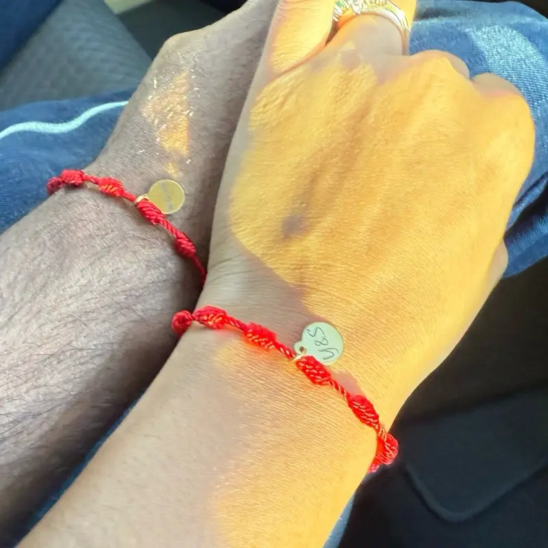 Pulseras de hilo rojo and 7 nudos Red Thread Bracelets with 7 Knots as Described