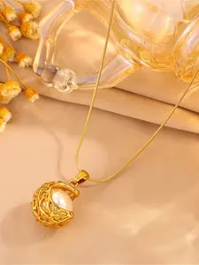 1 piece of French luxury moon pearl movable necklace, made of 304 stainless steel material, a daily fashionable item, very suitable for gifting, worn on important occasions, Dangling Pearl Necklace