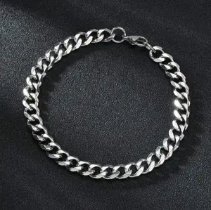 Cuban Link Bracelet - Classic Silver Tone Chain with Secure Clasp, Ideal for Everyday Wear