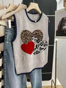 Women's Slim Fit Knitted Top, Casual Comfortable Heart Pattern Design, Spring Summer New Round Neck Sleeveless Sweater Vest, Casual Comfy Vest, Ideal Valentine's Gift
