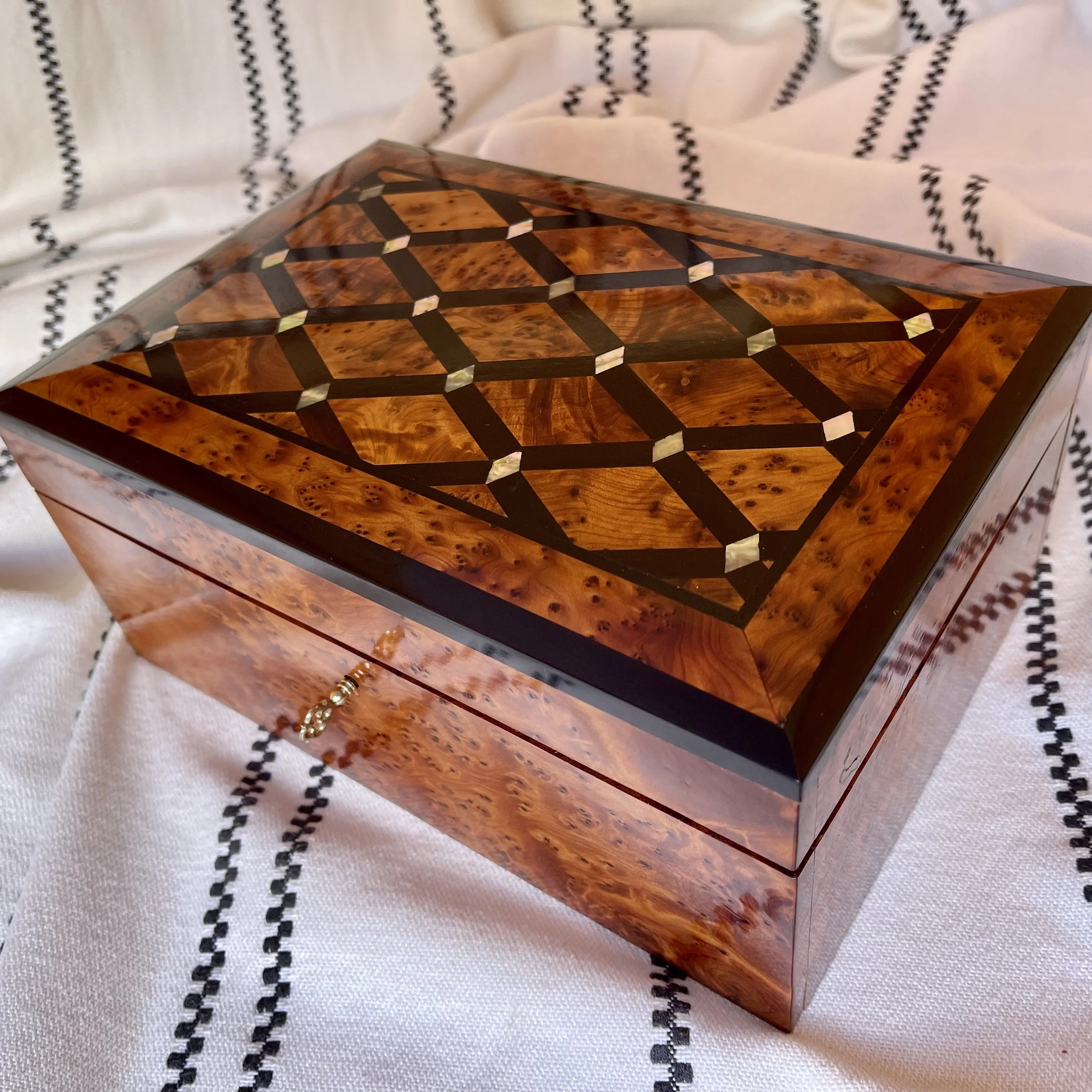 11"x7" Handmade Thuya Burl Jewelry Box, Moroccan Lined Wooden Jewelry Box Inlaid With Mother of Pearl and Cedar, Keepsake Memory Box