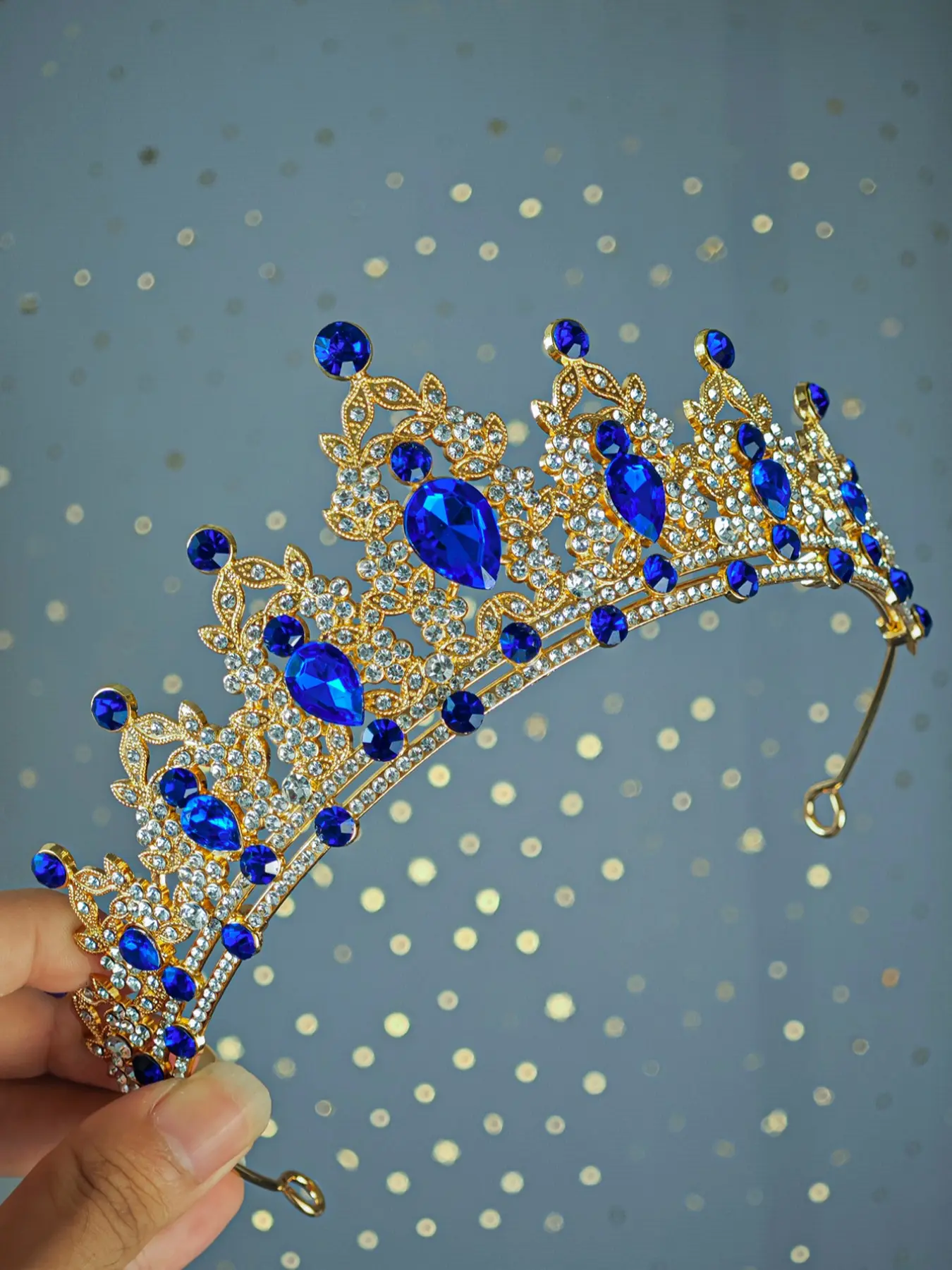 Elegant Alloy Crown Tiara Headband with Rhinestones, Elegant Crown Design, Perfect for Weddings and Parties, Birthday Crowns and Anniversary Accessories