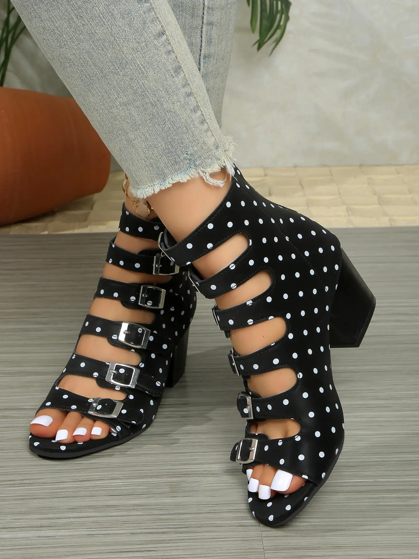 Women Polka Dot Gladiator Heels Sandals – Fashionable Heeled Sandals, Multi Buckle Cage Design, Peep Toe Chunky Block Heel, Retro Y2K Trendy Party Going Out Booties Footwear