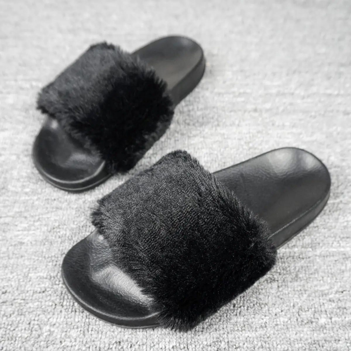 Black Fur Top Slides, Slippers for Women with Open Toe and Comfortable Platform EVA Sole, Indoor Outdoor Footwear