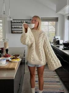 women's fashion design loose regular pullover sweater, chunky knit cable style perfect for autumn & winter, stylish women's knitwear