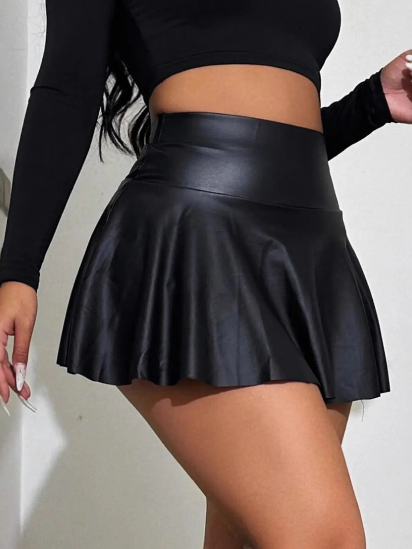 Women's PU Short Skirt, High Waist Ruffle Design, Slimming Effect, Sexy Nightclub Dress, European Style Leather Skirt, Fashion, Fashionable Puffy Skirt