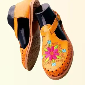 Handmade Huarache Footwear for Women Walking Sandals Rubber Sole Footwear for women huarache Artisanal Summer Comfort Shoes Outdoor Barefoot Casual Shoes