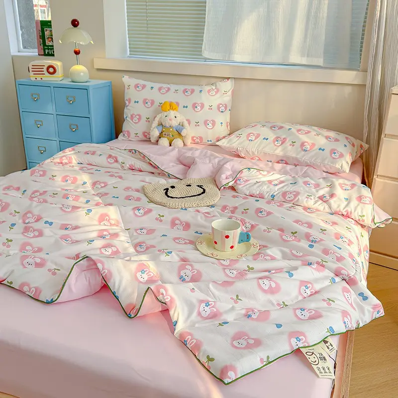 1pcs Pink Heart Rabbit Print Summer Breathable Lightweight Blanket, ultra-soft and skin-friendly air-conditioning blanket/summer cooling blanket, suitable for summer use in bedrooms, offices, beds, living rooms, and home relaxation, Cozy Throw Blanket