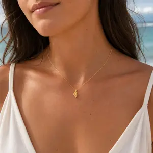 Conch Shell Necklace for Women, Dainty Beach Jewelry, Everyday Beach Necklace Minimalist Gift Ready Packaging, Beachy Necklaces, Gifts for Mom, Best Friend Gifts, Womens Gifts, Seashell Necklace