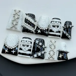 Y2K Punk Style Press-On Nails, 10 Pcs Medium Length, Rivet Embellished, Perfect for Concerts, Suitable for All Ages, Women's Nail Art