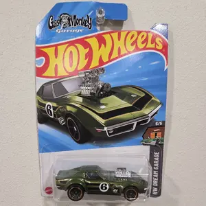 Hot Wheels 68 Corvette Gas Monkey Garage