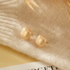 French-style beaded square earrings with a sense of design