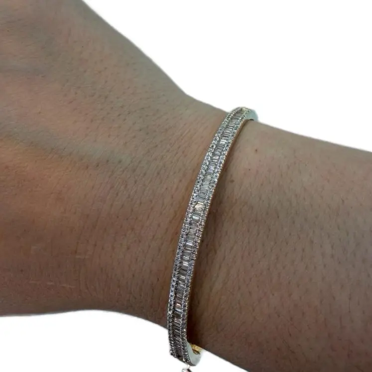 14K Gold Baguette Bangle - Elegant and Durable