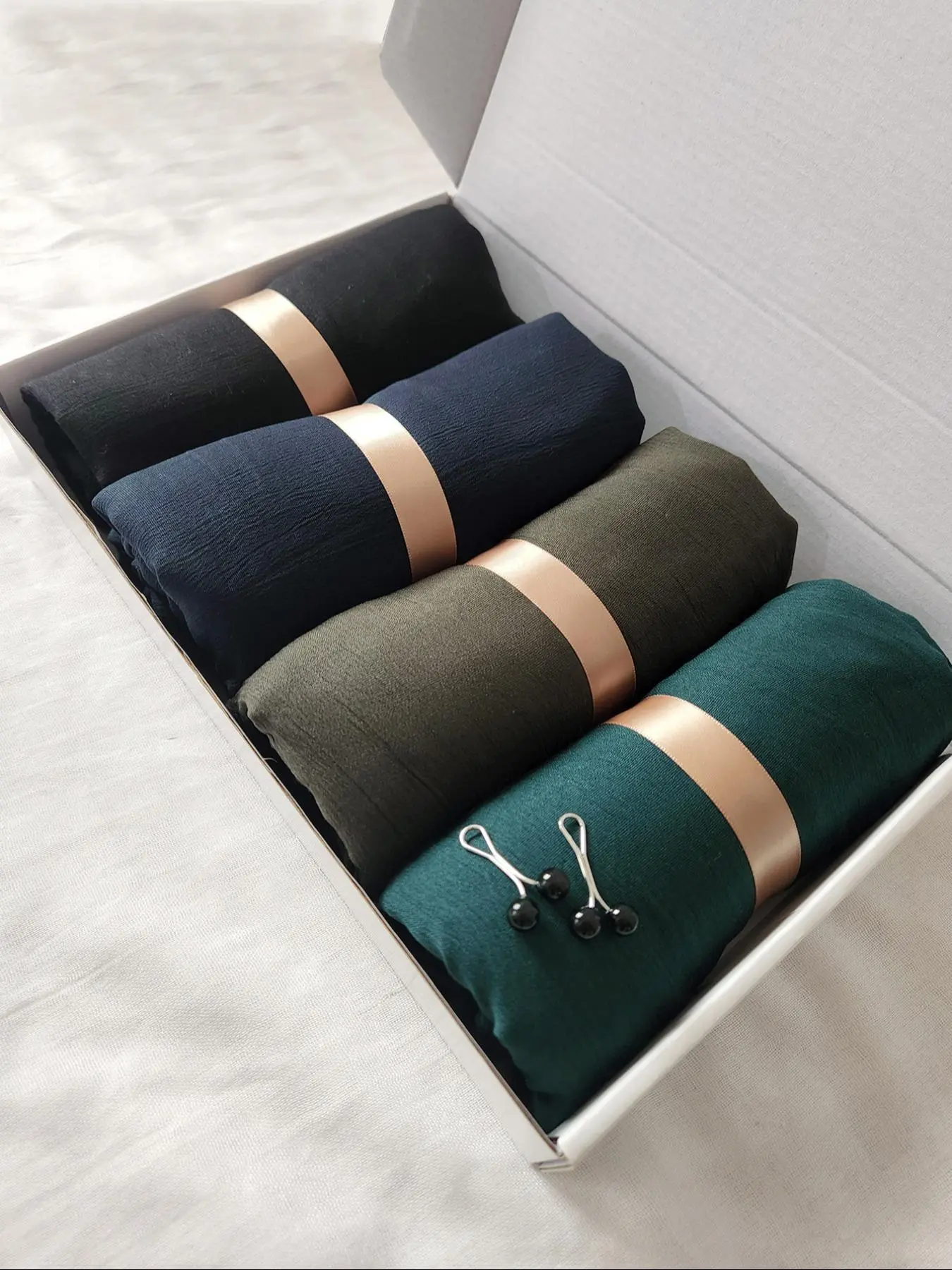 Women's Plain Jersey Turban Hijab Set for Muslim, Modesty Head Scarves, Breathable & Elegant Design, Suitable for Fall/winter Occasions, Includes Scarf Clips