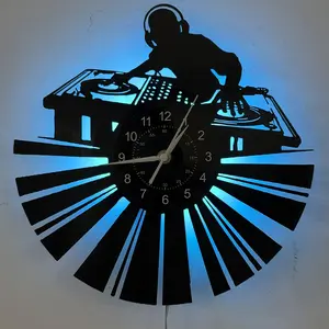 Colorful vinyl wall clock, DJ music theme, home decoration, office decoration, hotel decoration, concert hall decoration, birthday gift, festival gift, graduation gift, tabletop decoration, artistic collection for DJ music lovers