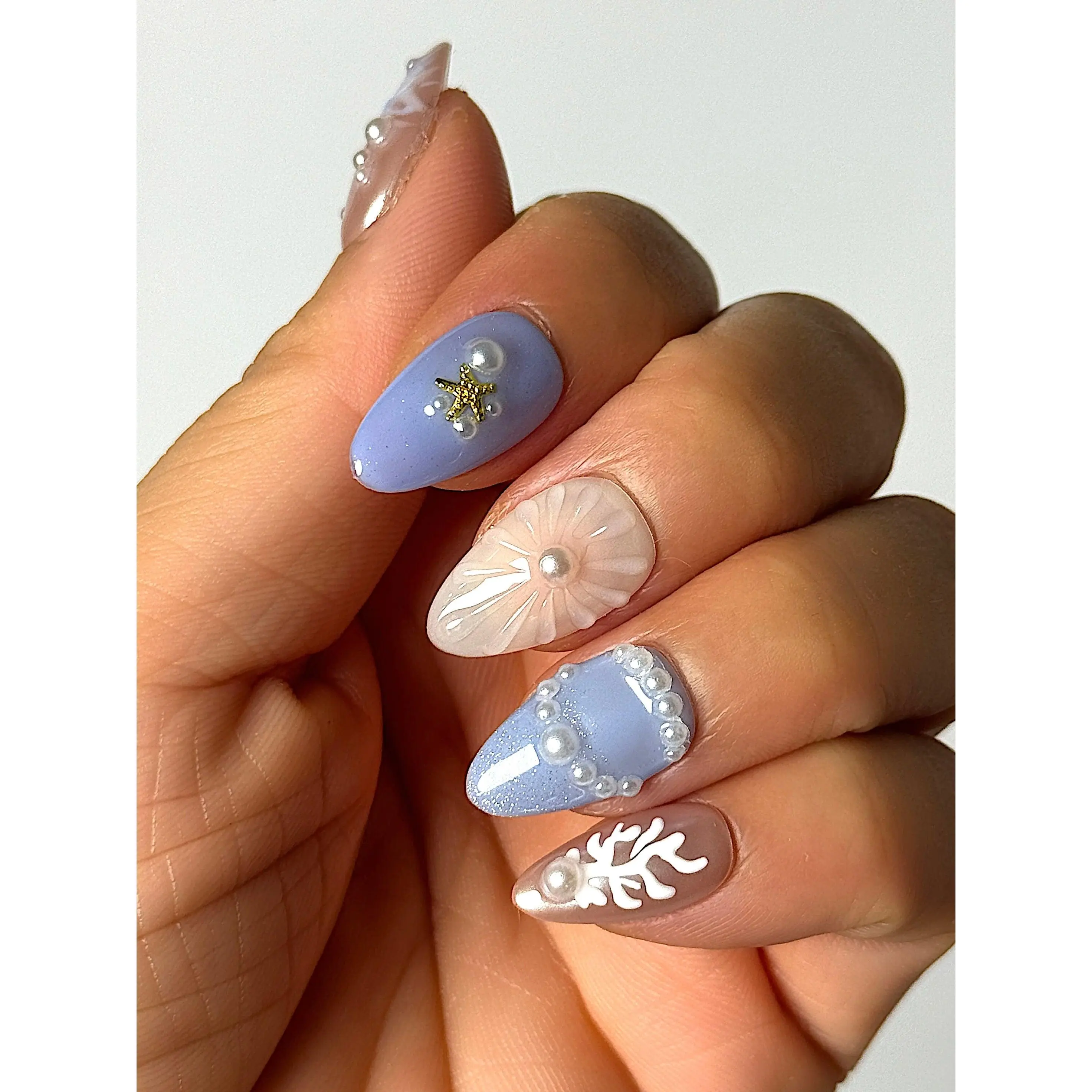 ARRIEL - Short Almond Press-On Nails