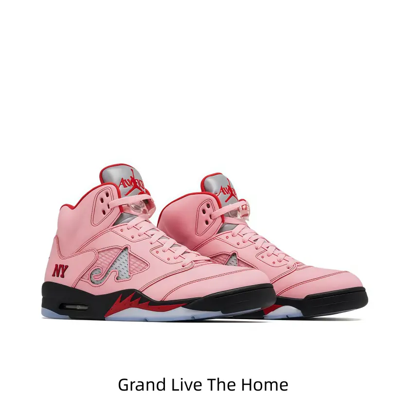 Statement-Making Platform Skate Shoes - Bold Silhouette Design, Collectible Sports Footwear for Standing Out in Crowds