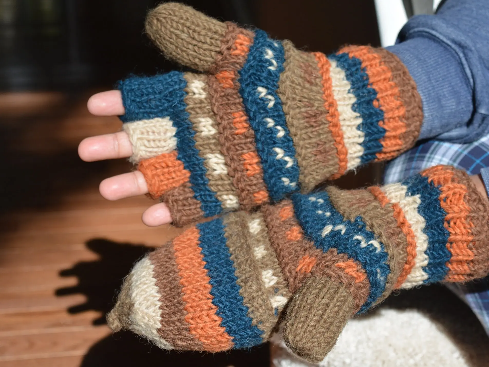 Men Convertible Mitten, Hand Knit winter mittens. Fully fleece lined mittens. Thumbs fleece lined mittens. Comfy and Warm