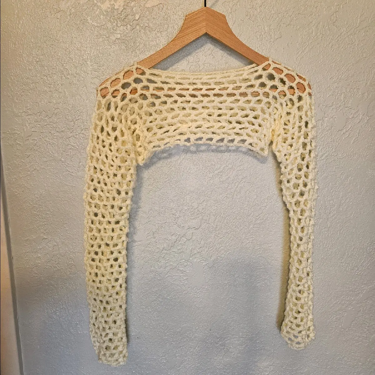 Cream shrug