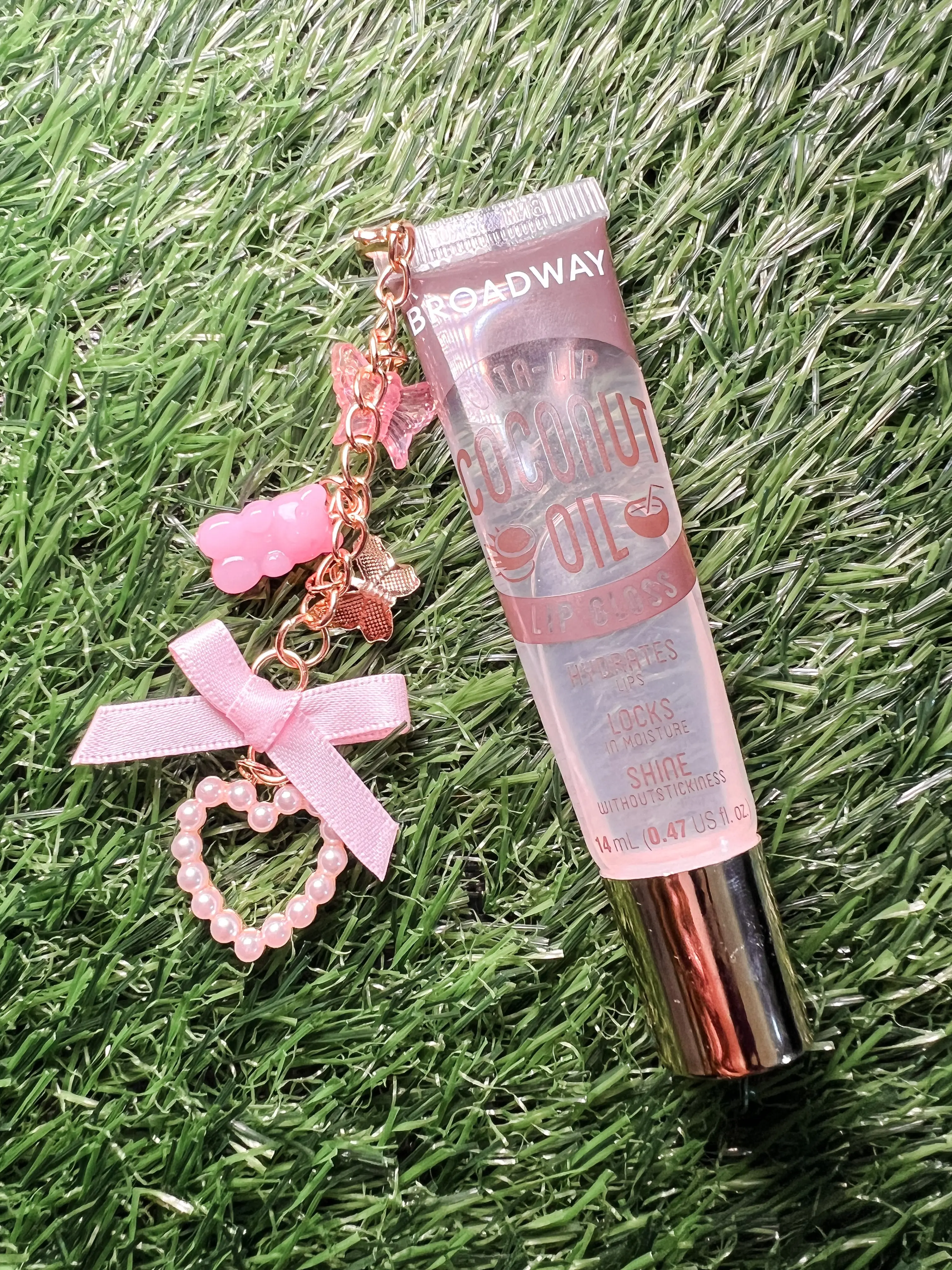 Cutie Lipgloss and Charm Chain – Detachable & Reusable Lip Gloss Holder with Mini Clasp (gloss included)