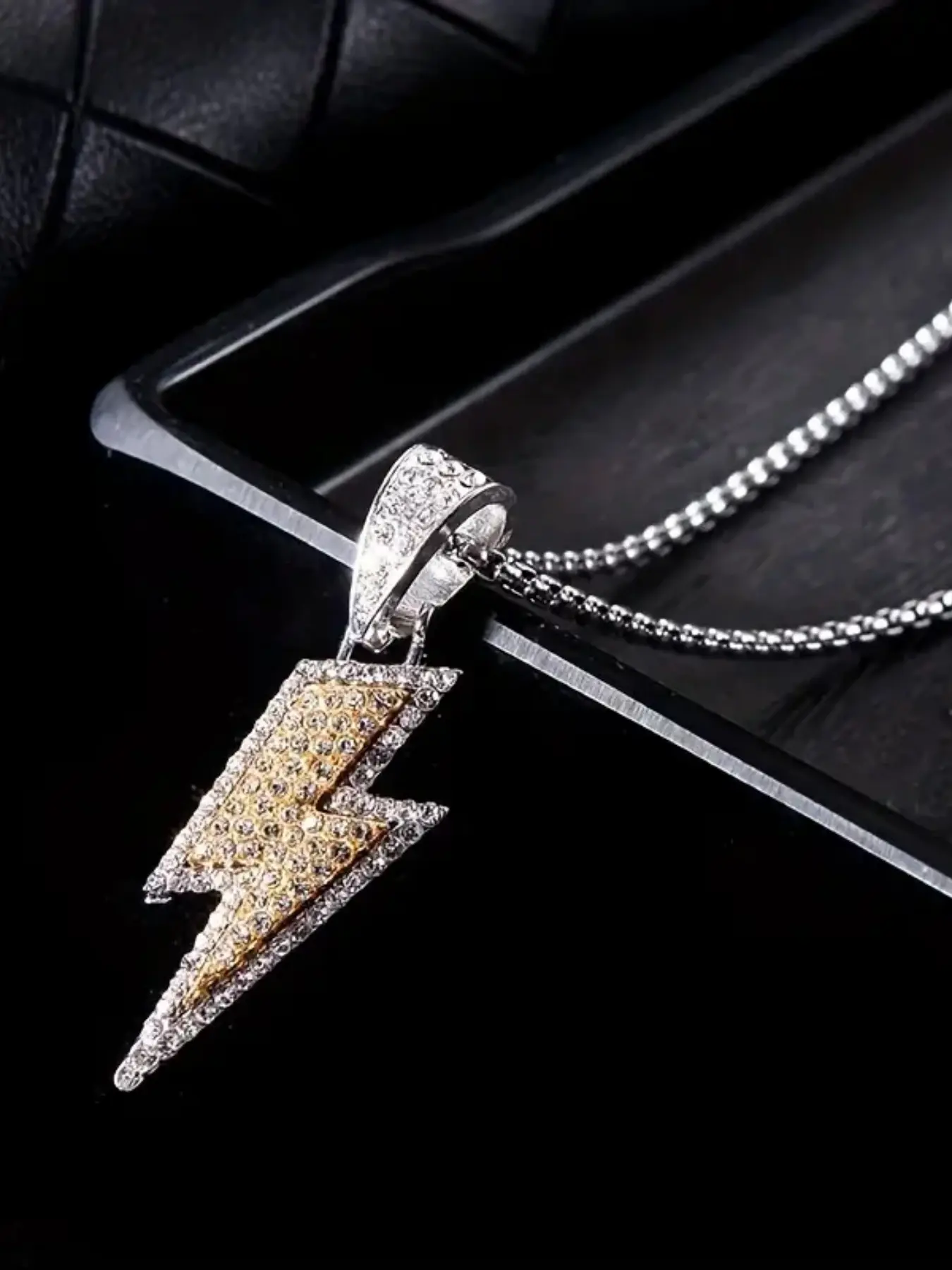 Trendy Street Dance Hip Hop Pendant Necklace, Rhinestone Lightning Bolt Design, Fashionable Sweater Chain for Men, Party Jewelry, Statement Jewelry, Urban Style Necklace, Fashion Cool Accessories, Bling Necklace, Chain Necklaces