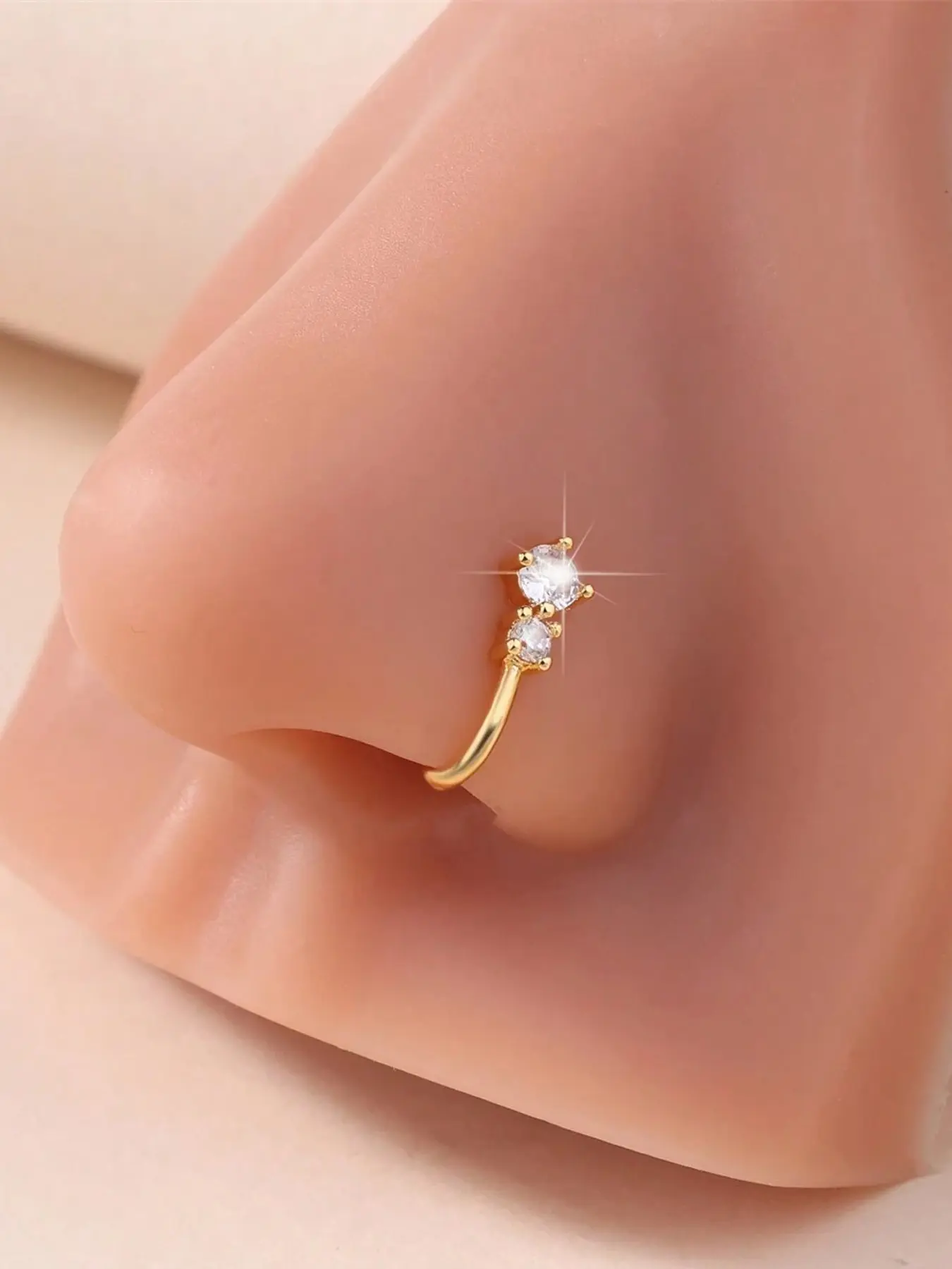 1Pc Fake Nose Ring for Women Gold Silver Nose Cuffs Nostril Nose Ring U-shaped Clip on Nose Ring Non Piercing Faux Nose Piercings Jewelry Fashion Body Jewelry Accessory