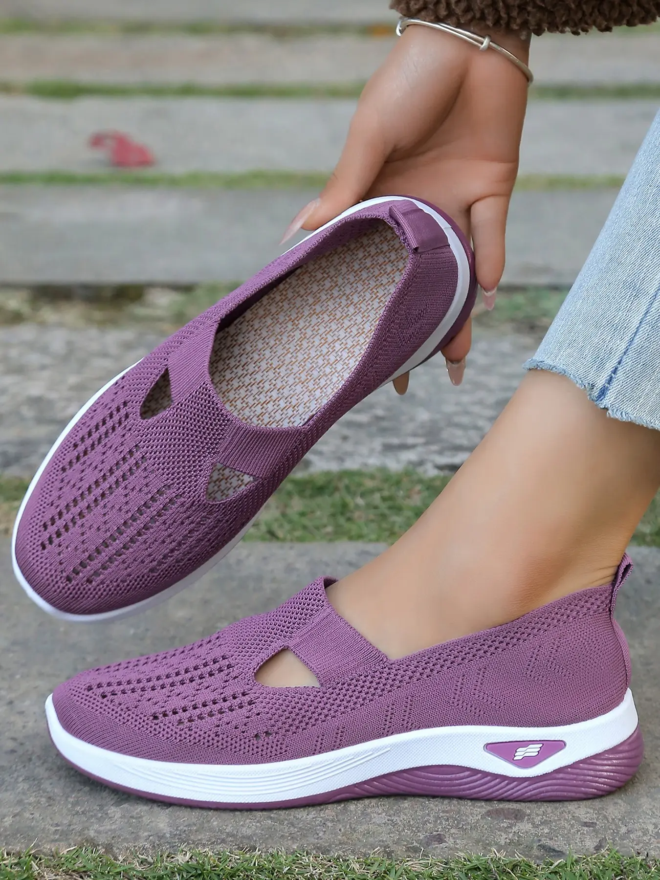 Women's Breathable Solid Sports Shoes, Soft Sole Non Slip Flat Lightweight Slip-On Walking Sneakers, Low Top Knitted Casual Footwear, Slip On Trainers, Breathable Slip Ons