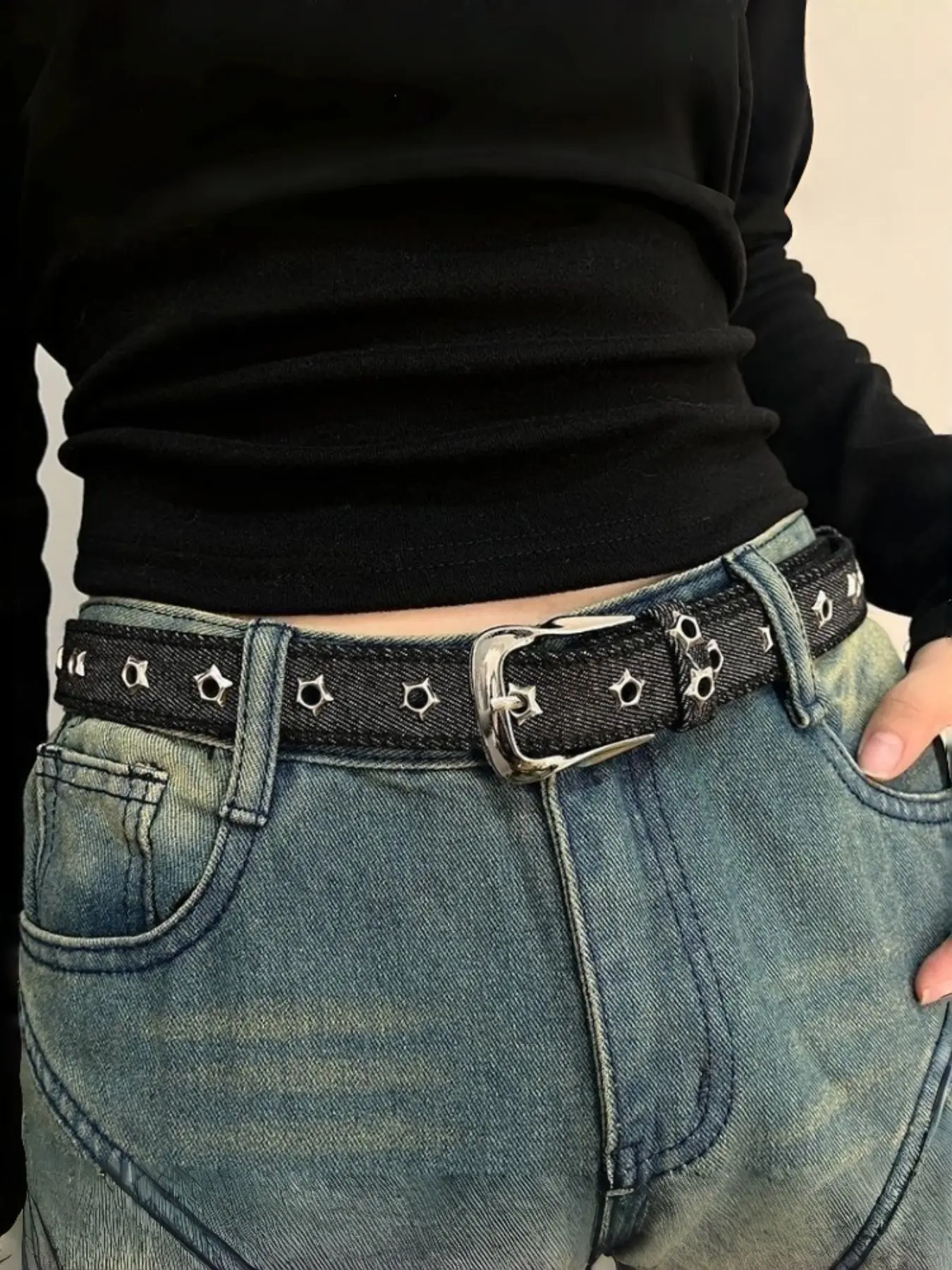 2.6 cm Wide Punk Star Eyelet Denim Belt for Women: Adjustable Fit For All Waist Sizes, Highly Durable, Wear-Resistant, with Pin Buckle, Perfect for Jeans, Star Decorated Belt, Durable Belts