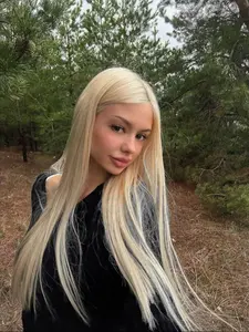 Blonde Long Straight Hair Wigs 28 Inch, 613 Blonde Synthetic Pre Plucked Lace Front Wig with Baby Hair, Realistic Appearance, Heat Resistant, Easy Maintenance, Versatile for Daily Use & Parties