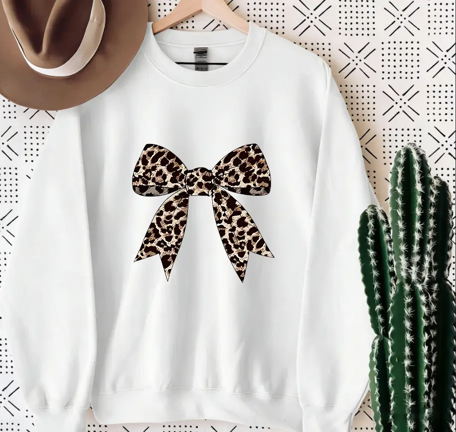 Women's Leopard Bow Graphic Sweatshirt-Comfortable, Loose-Fit Pullover -Vintage-Inspired Casual Long-Sleeve Top (Ideal for Everyday Wear & Street Style)